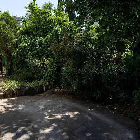 Garden Vista *
